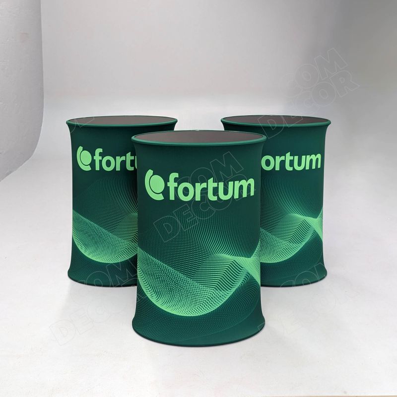 Automatically opening exhibition counter