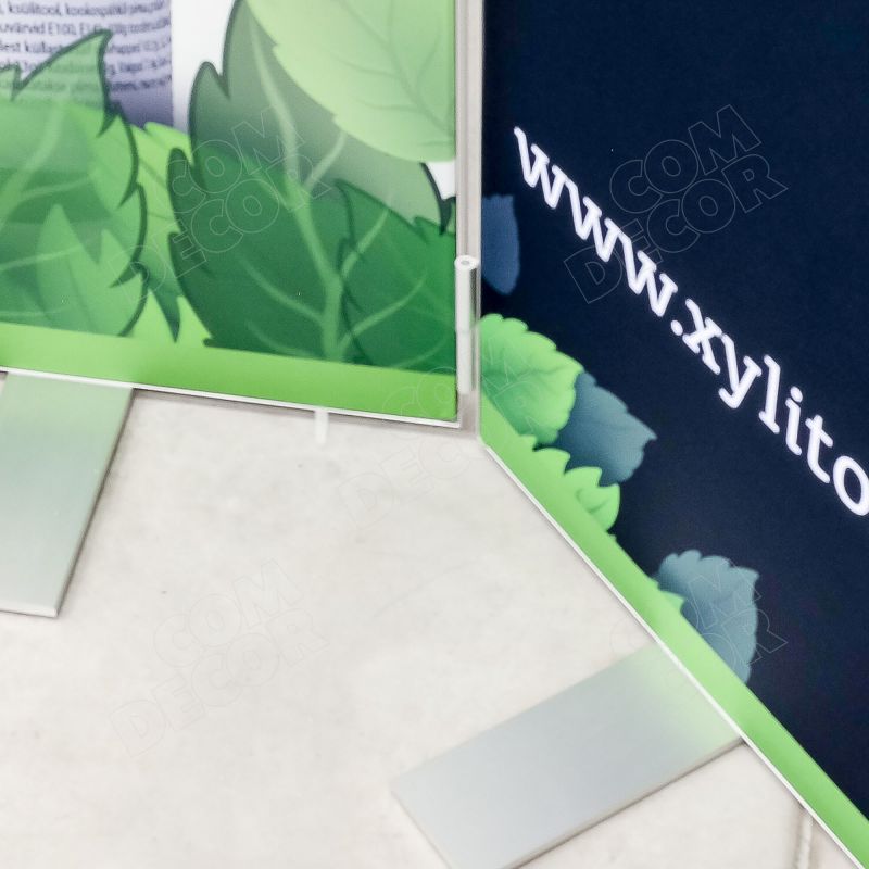 Partition walls connected with hinges